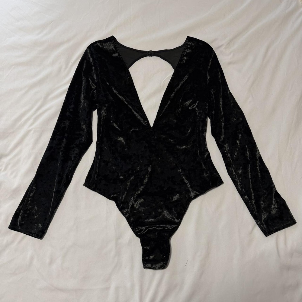 Victorias Secret Black Velvet Plunge Long Sleeve Bodysuit Cutout Back M/L